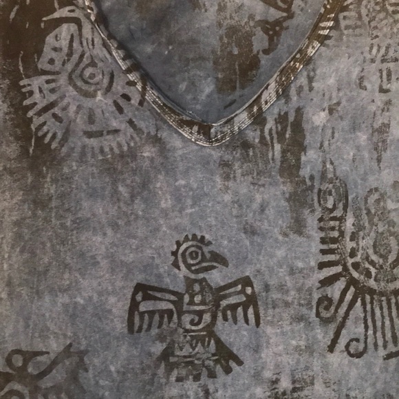 Women’s small indigo blue petroglyph t-shirt - Picture 2 of 3